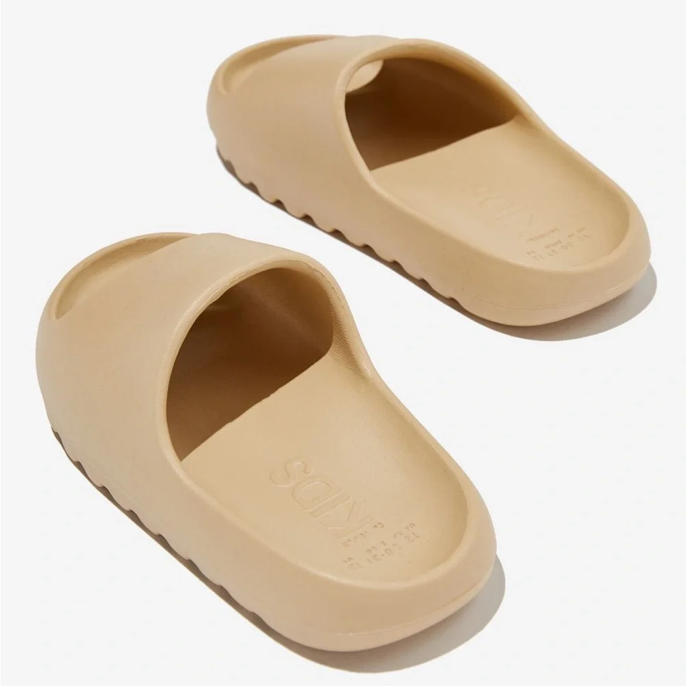 Brand new kids slide sandal - Picture 2 of 4